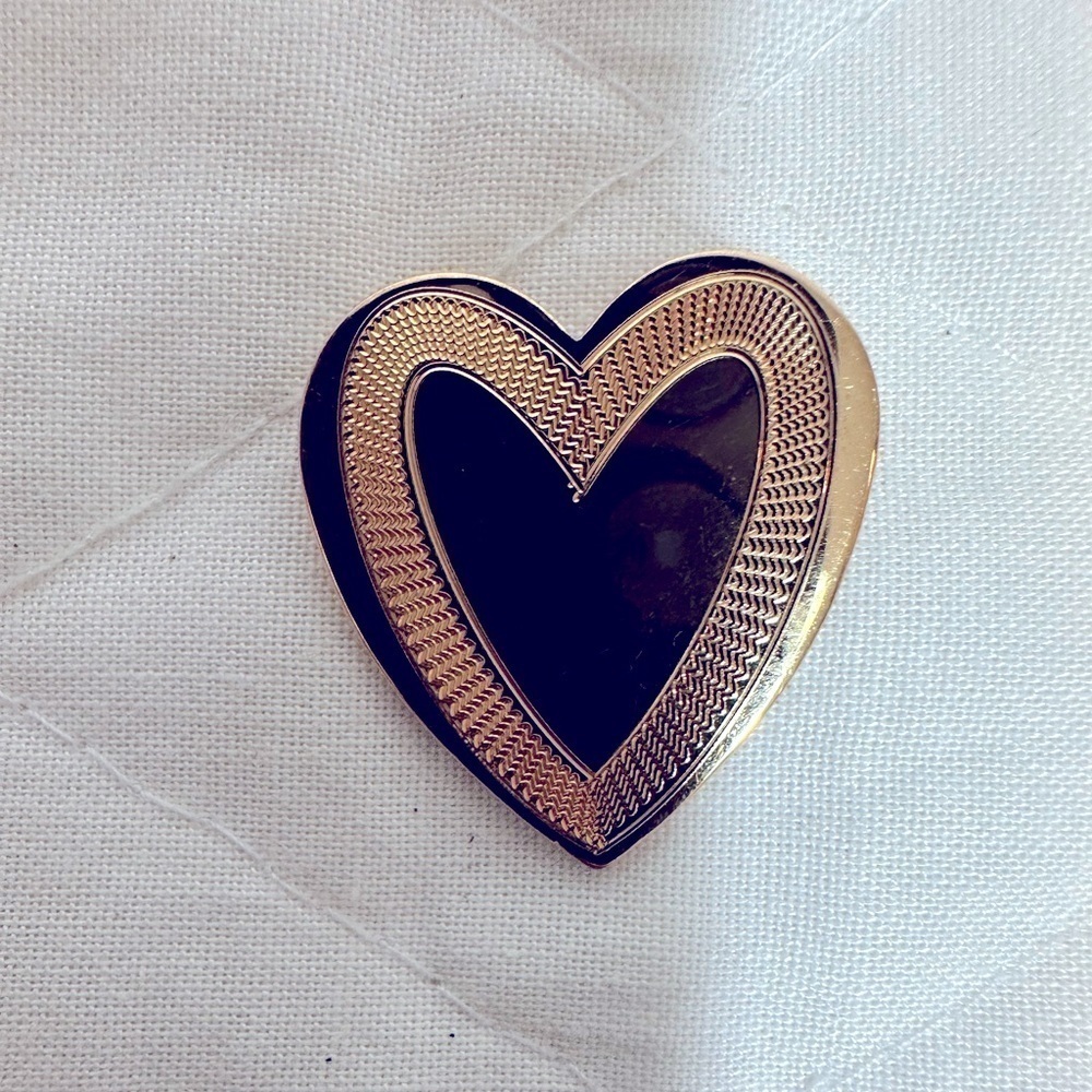 Vintage Womens Heart Shape Gold Tone Brooch Pin Lapel